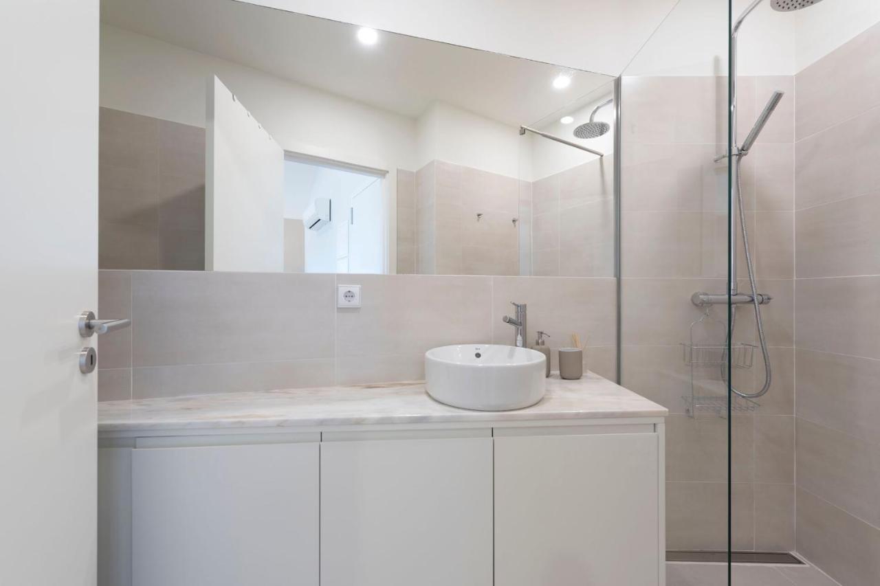Central Superb Flat W/ Ac & Balcony By Lovelystay Porto Exterior foto